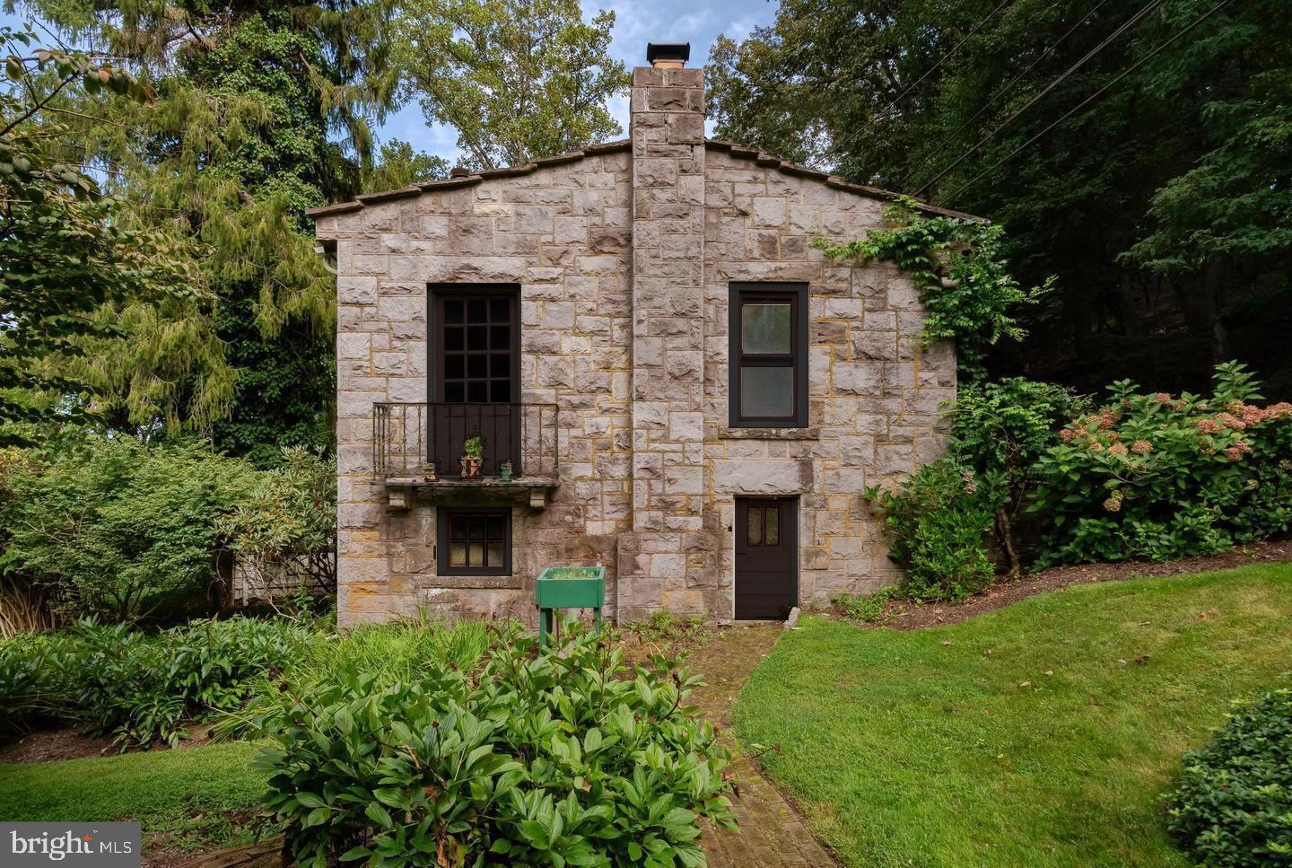 3596 RIVER ROAD
