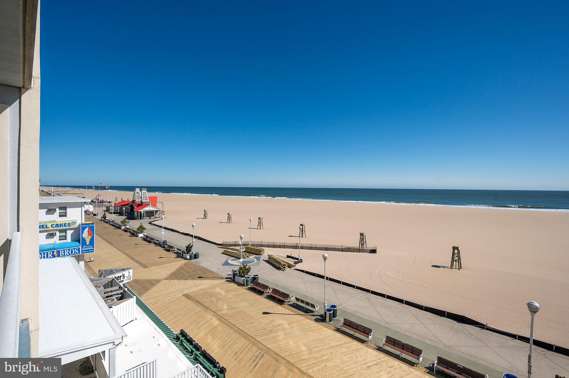 BELMONT TOWERS - Residential