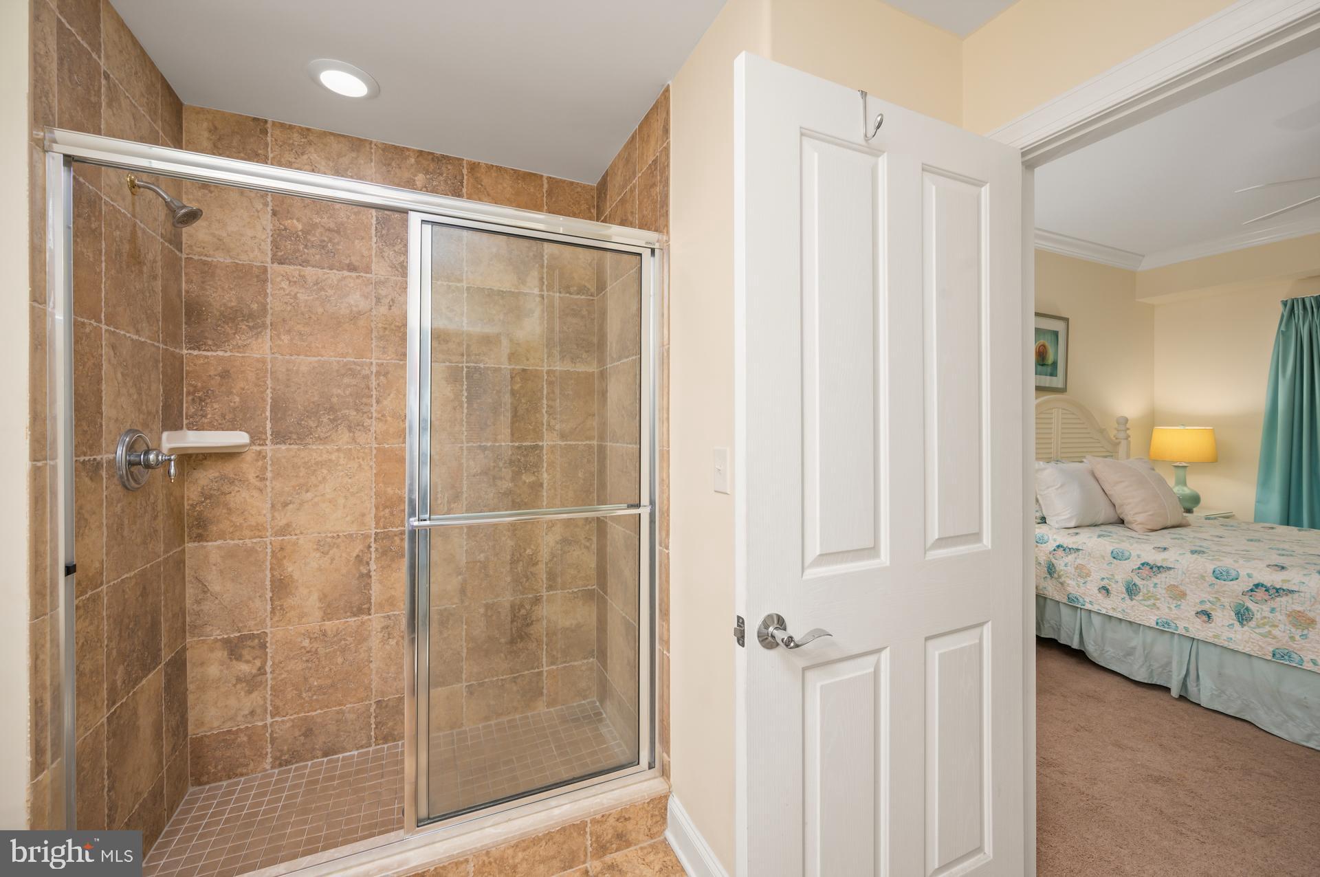 BELMONT TOWERS - Residential