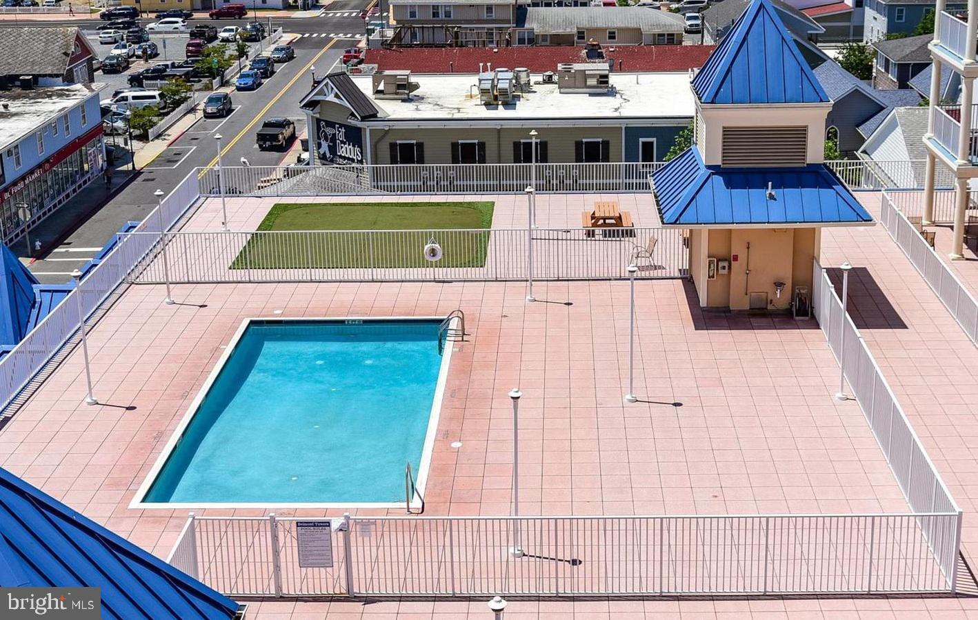 BELMONT TOWERS - Residential