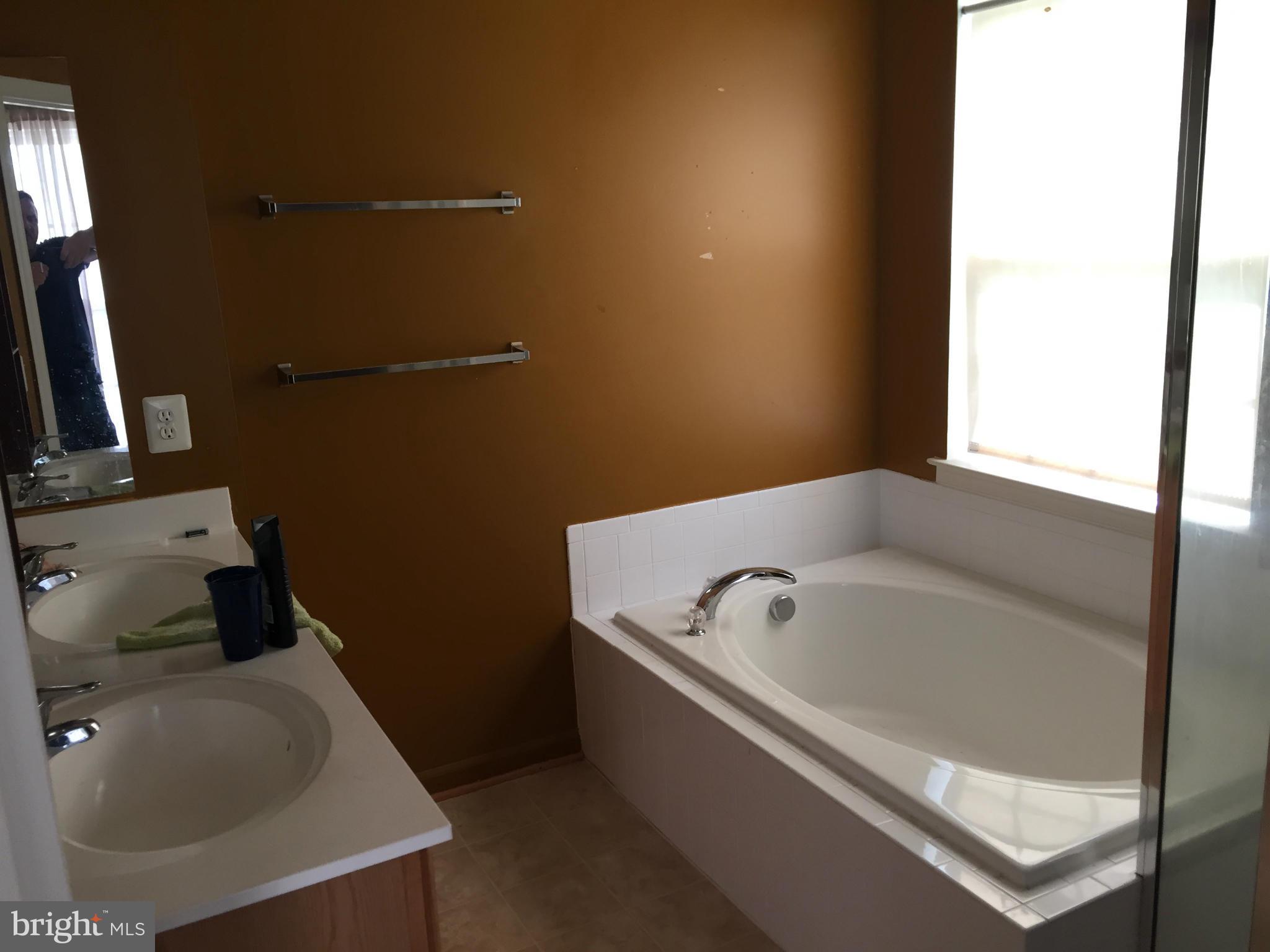 LAKELAND PLACE - Residential