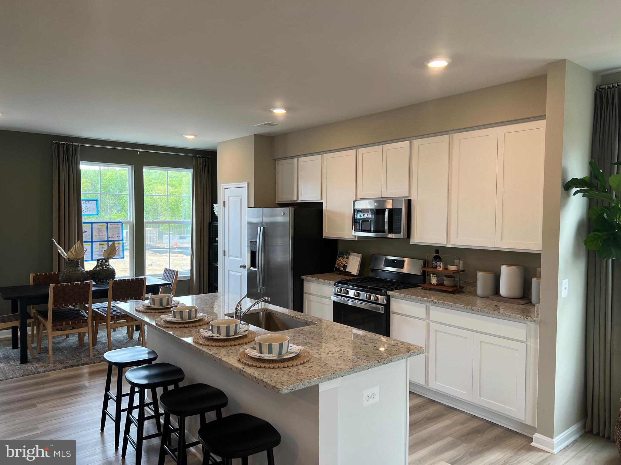 SENSENY VILLAGE - Residential