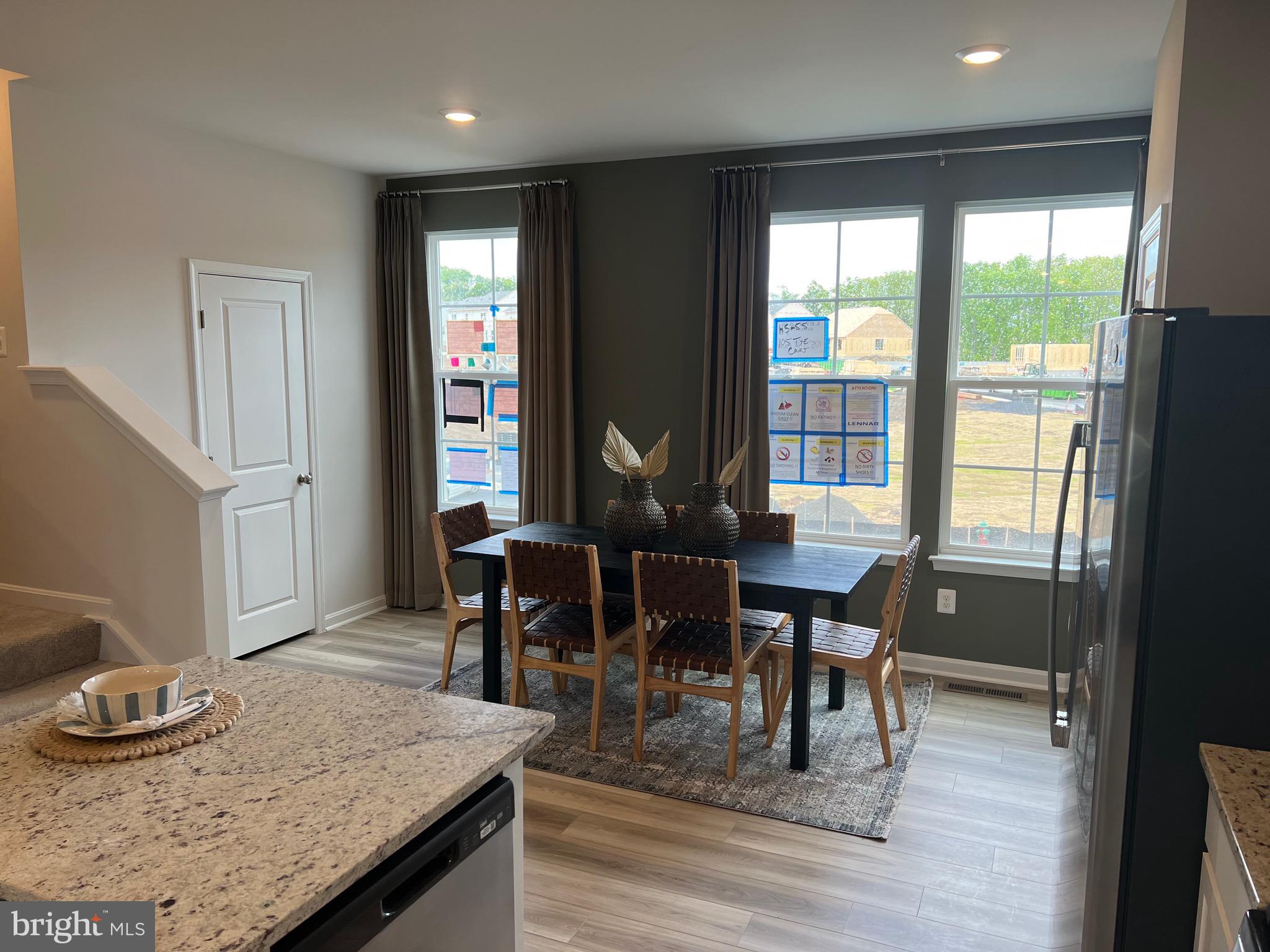 SENSENY VILLAGE - Residential