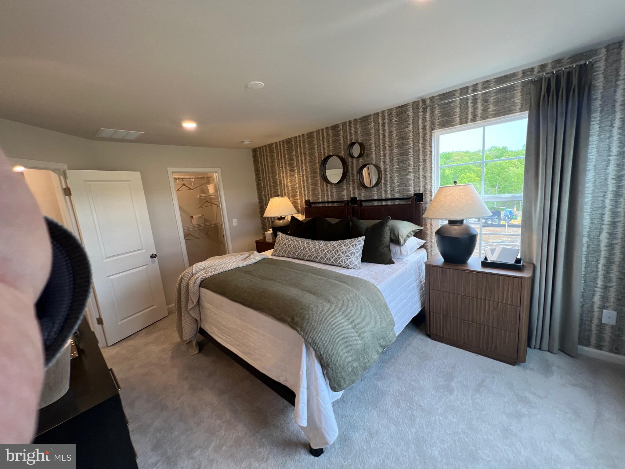 SENSENY VILLAGE - Residential