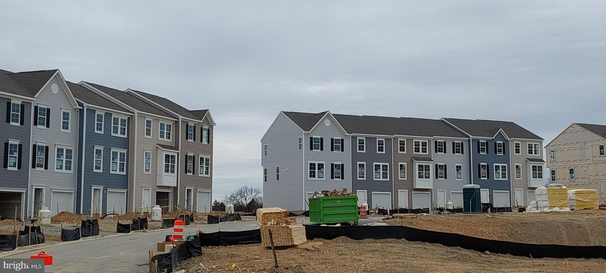 SENSENY VILLAGE - Residential