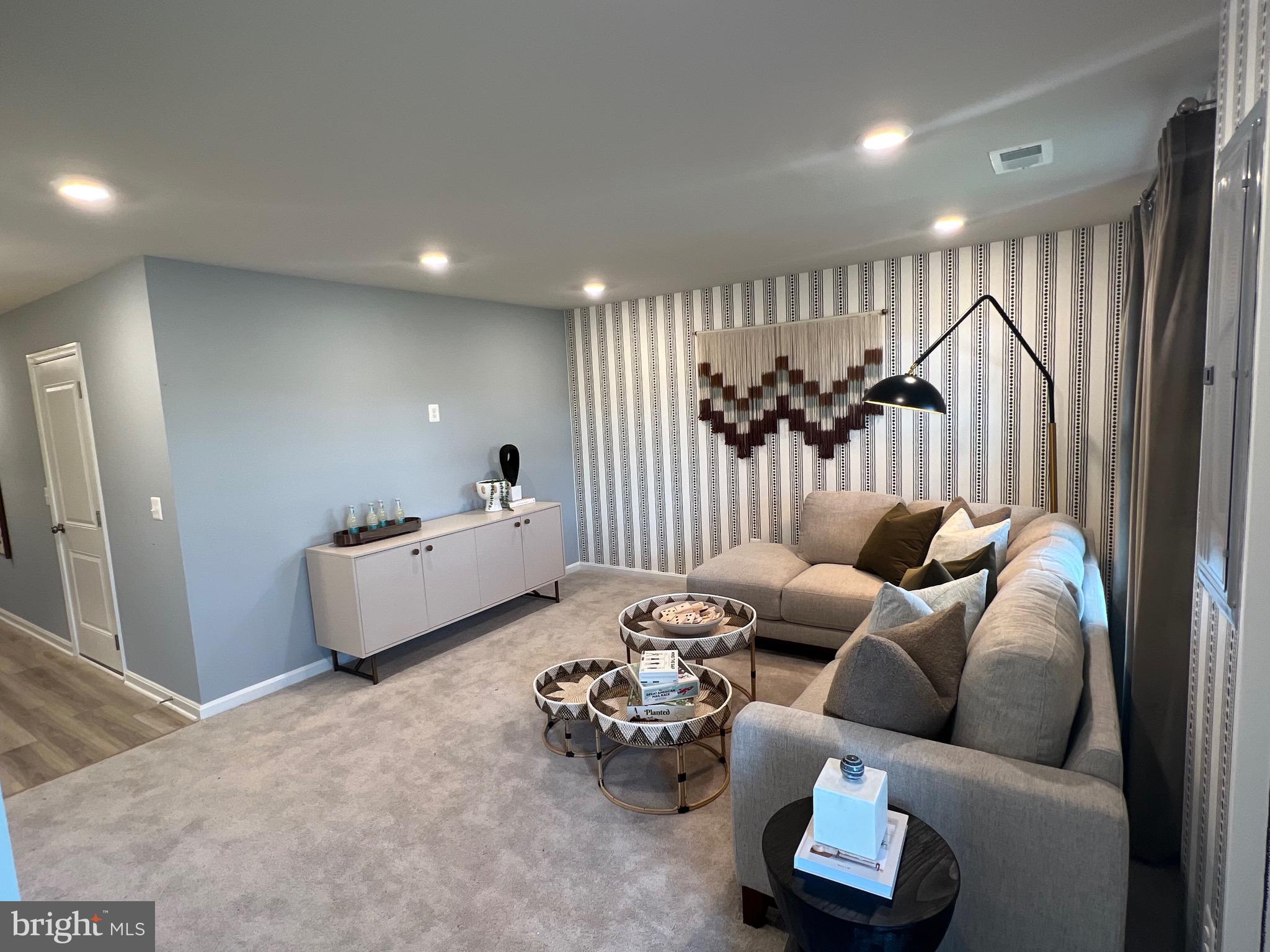 SENSENY VILLAGE - Residential