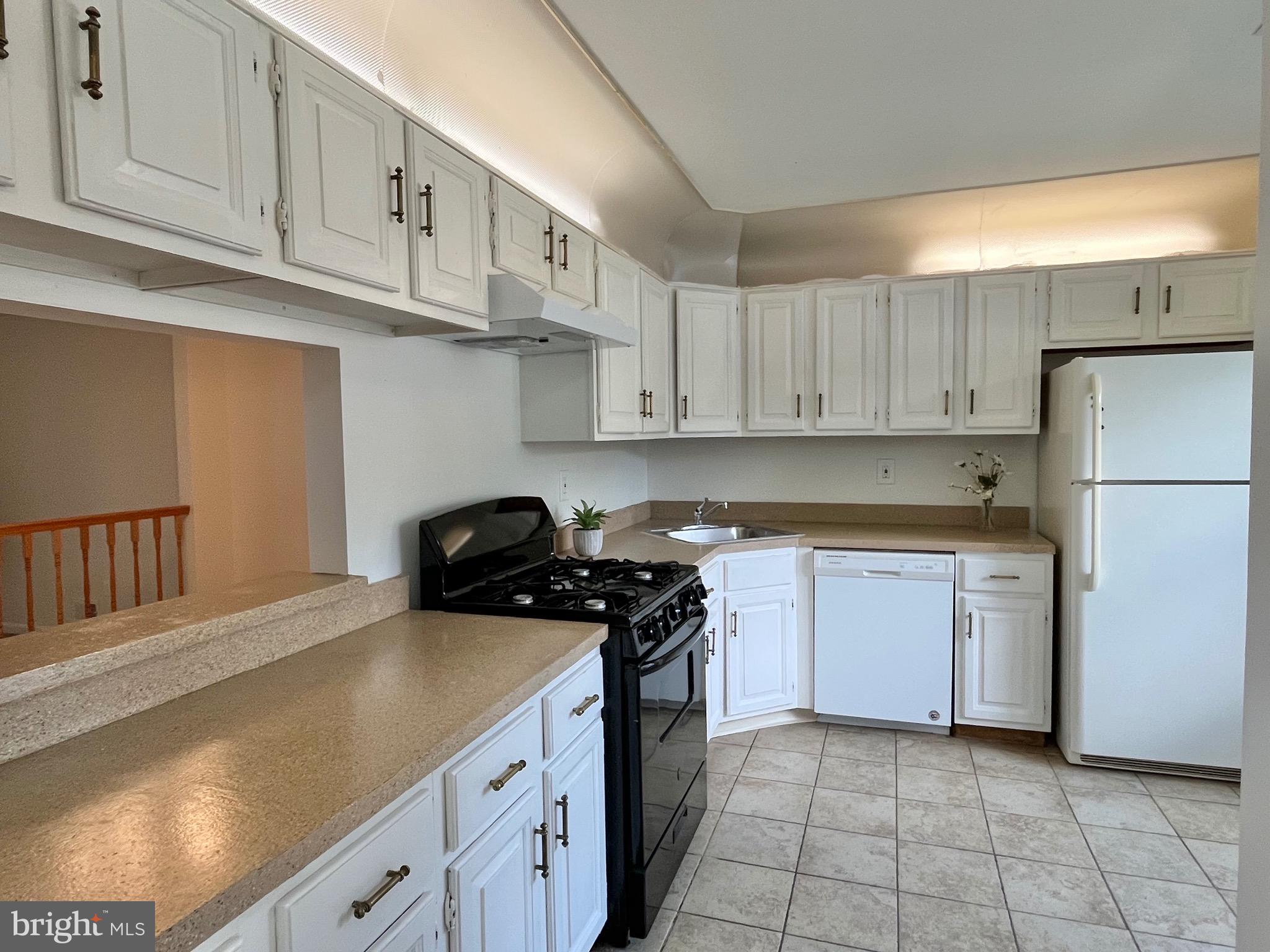 32 PAGODA CT