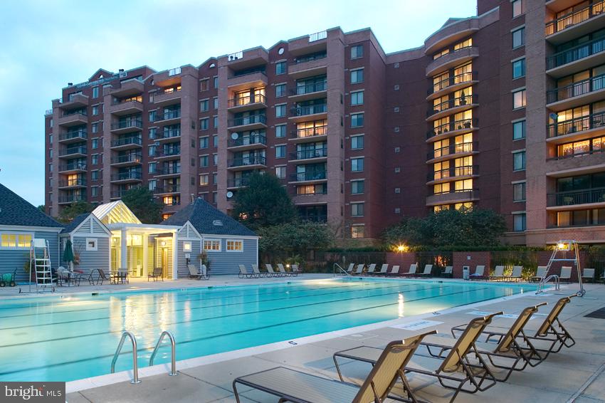 RENAISSANCE AT TYSONS - Residential