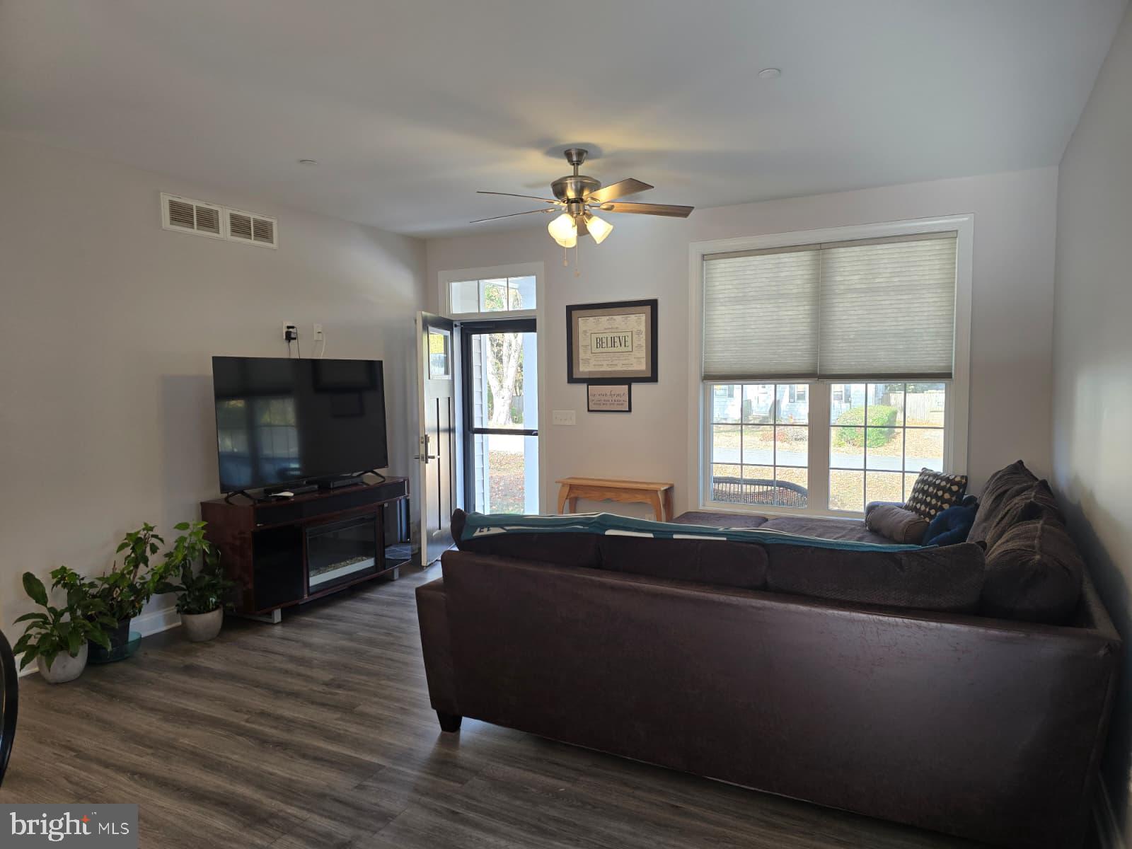 CRUMPTON - Residential