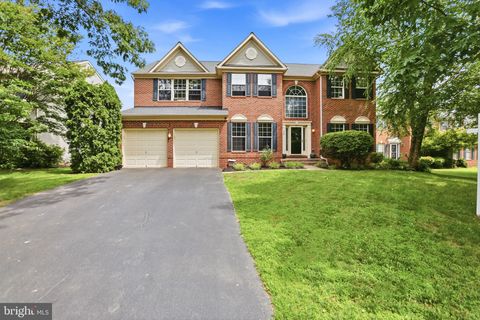 Photo of 118 Alpine Drive SE, LEESBURG, VA 20175 (MLS # VALO2126352)