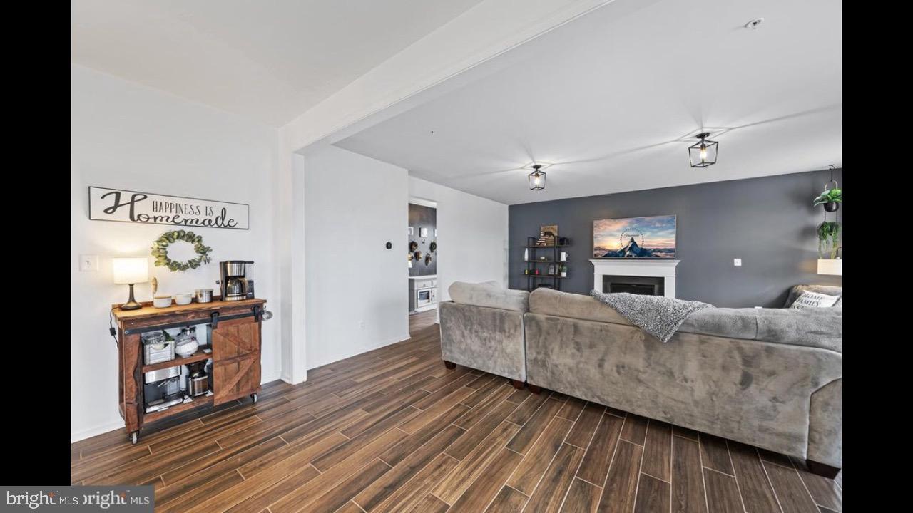 NORTH CALVERT WOODS - Residential Lease