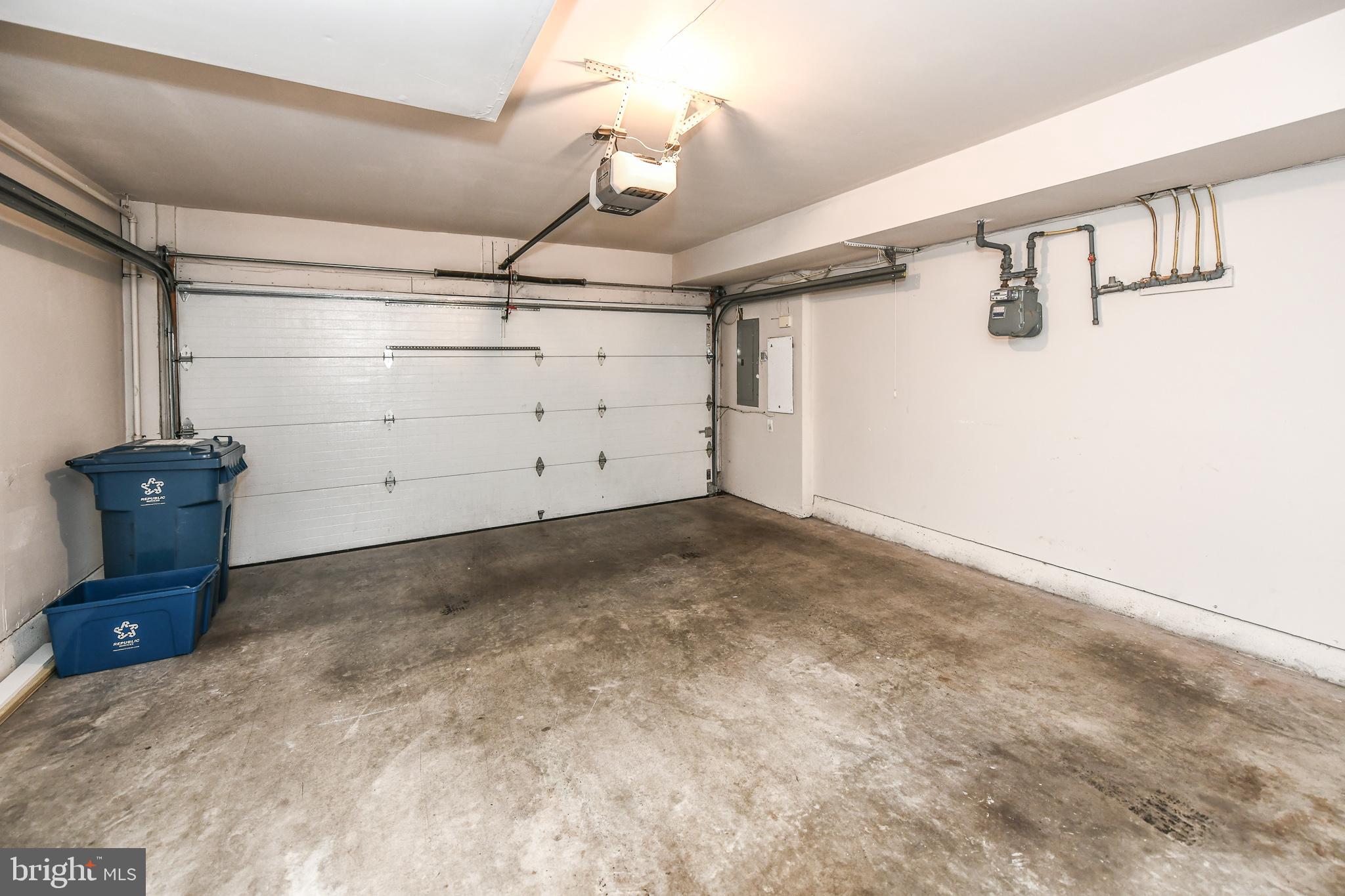 TYSONS VILLAGE - Residential Lease