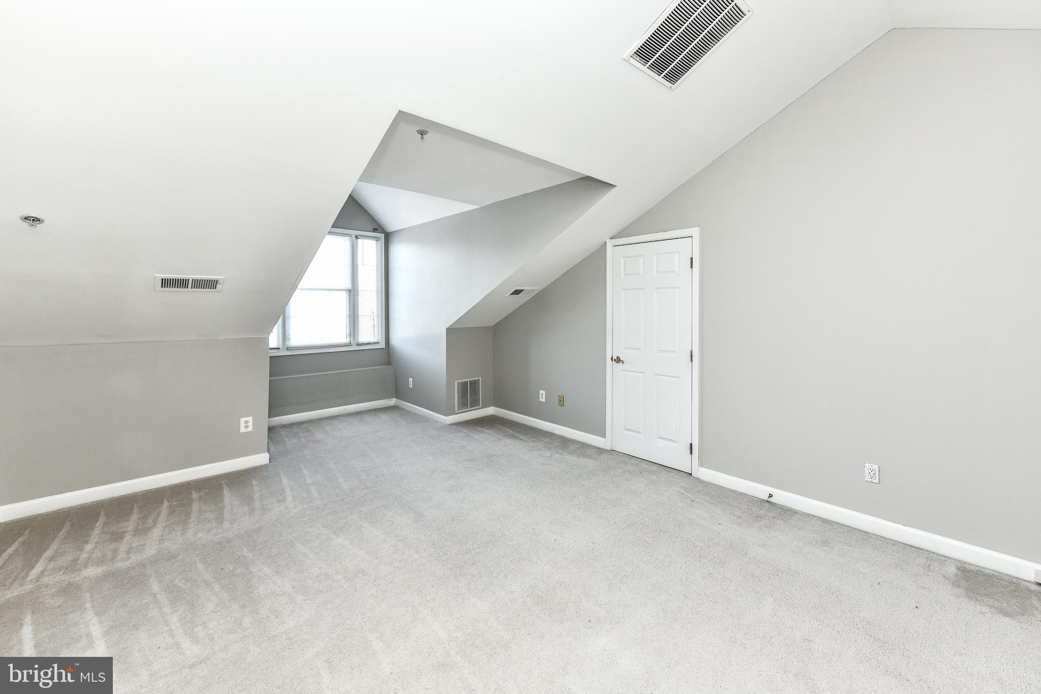 TYSONS VILLAGE - Residential Lease