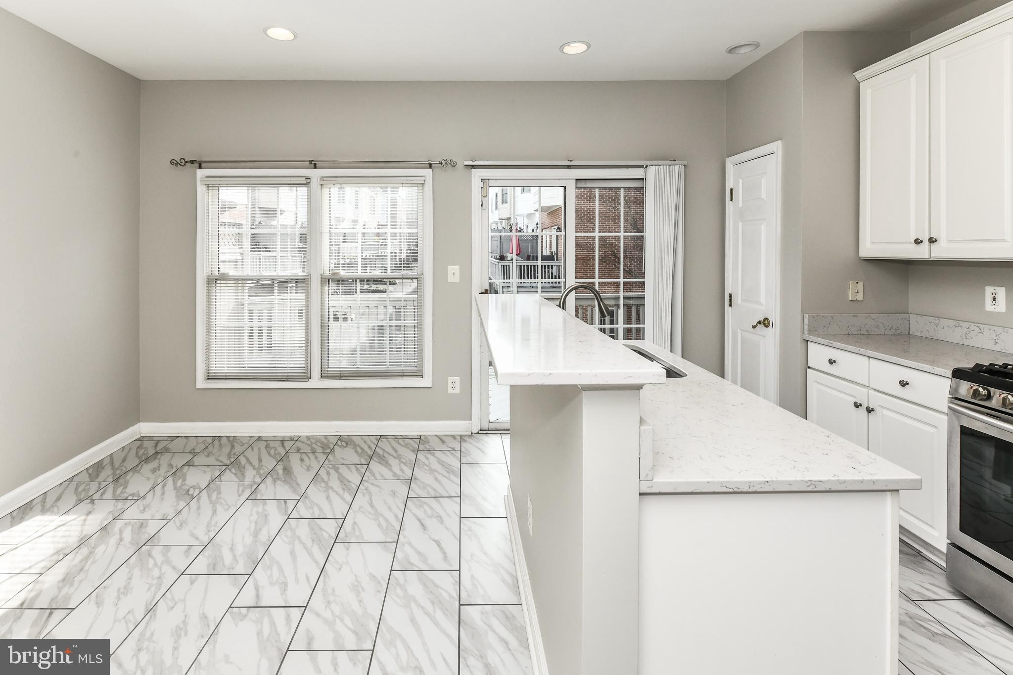 TYSONS VILLAGE - Residential Lease