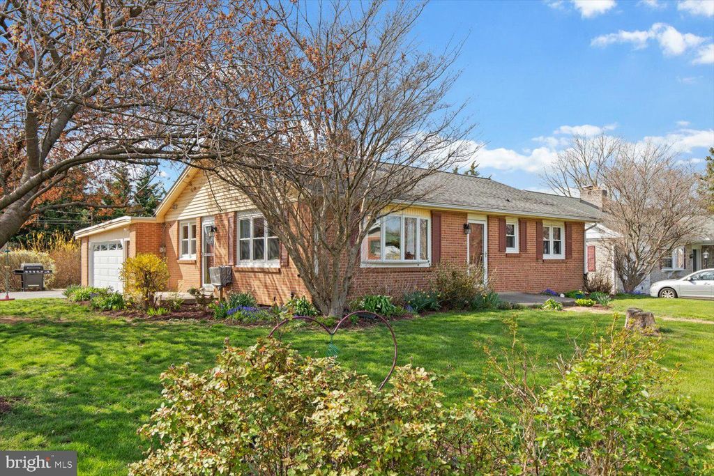 Photo of 836 W View Avenue, Manheim, PA 17545 (MLS # PALA2049174)