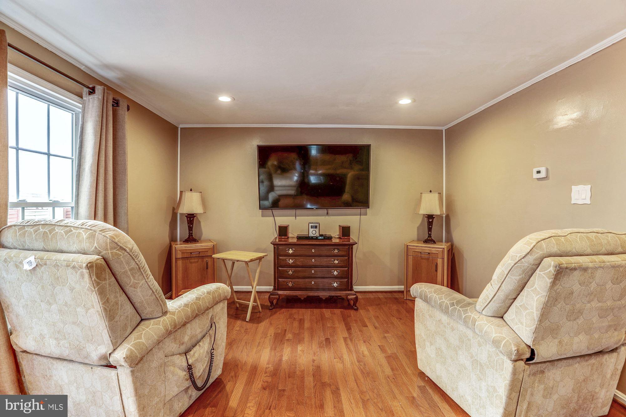 GREENWICH HILL - Residential