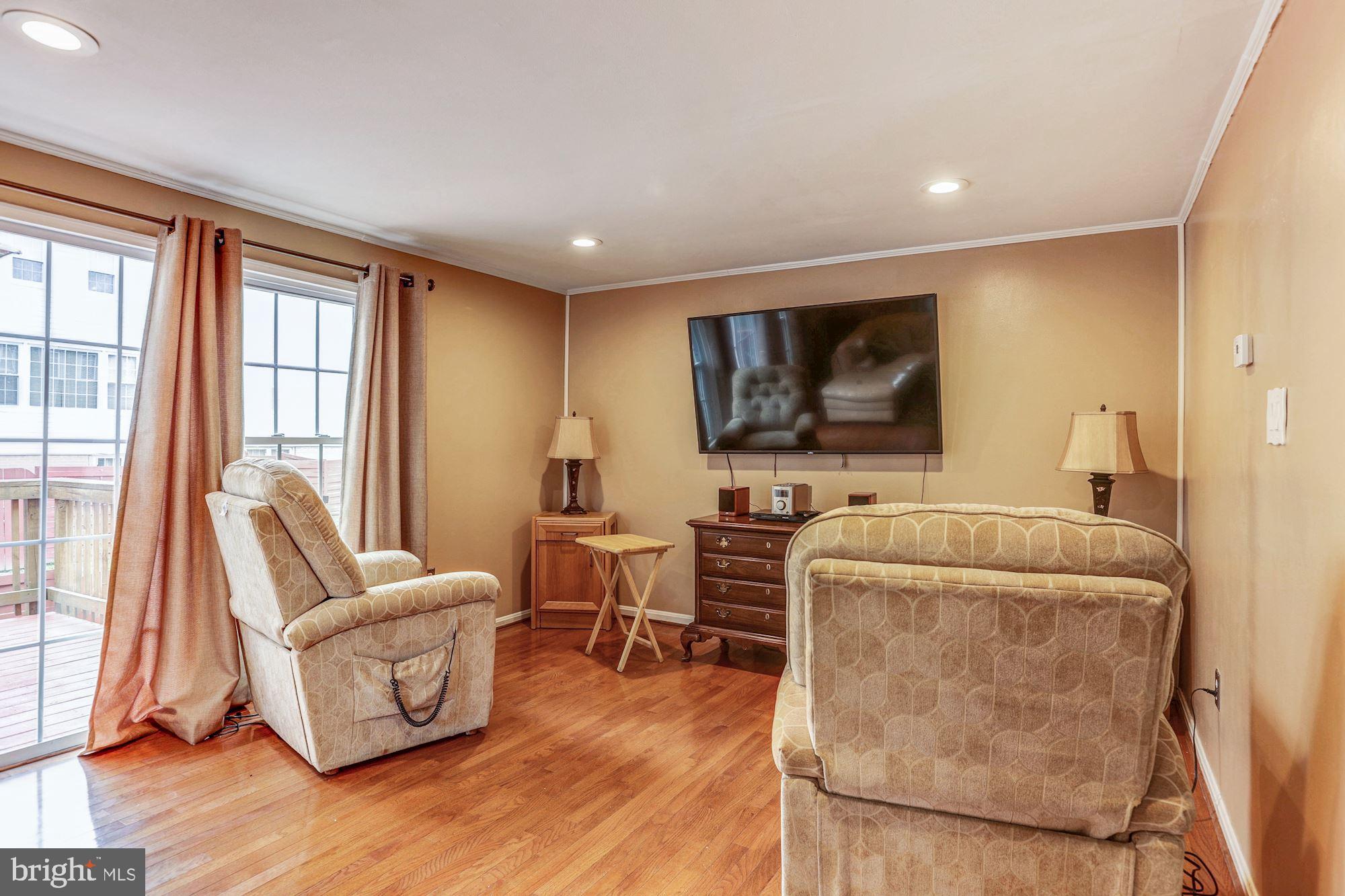 GREENWICH HILL - Residential