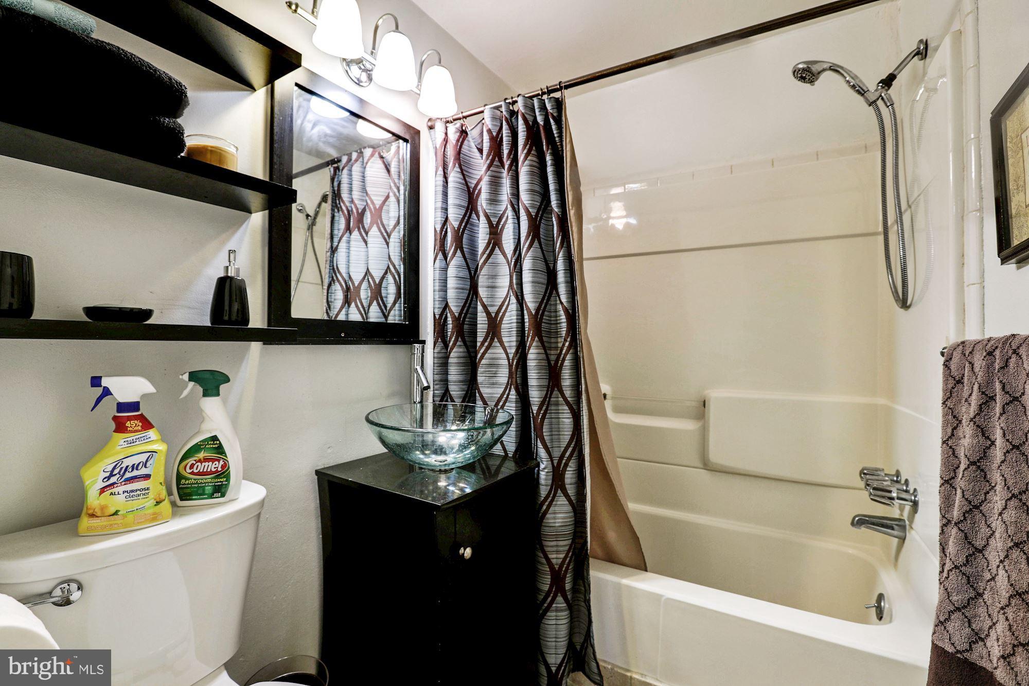 GREENWICH HILL - Residential