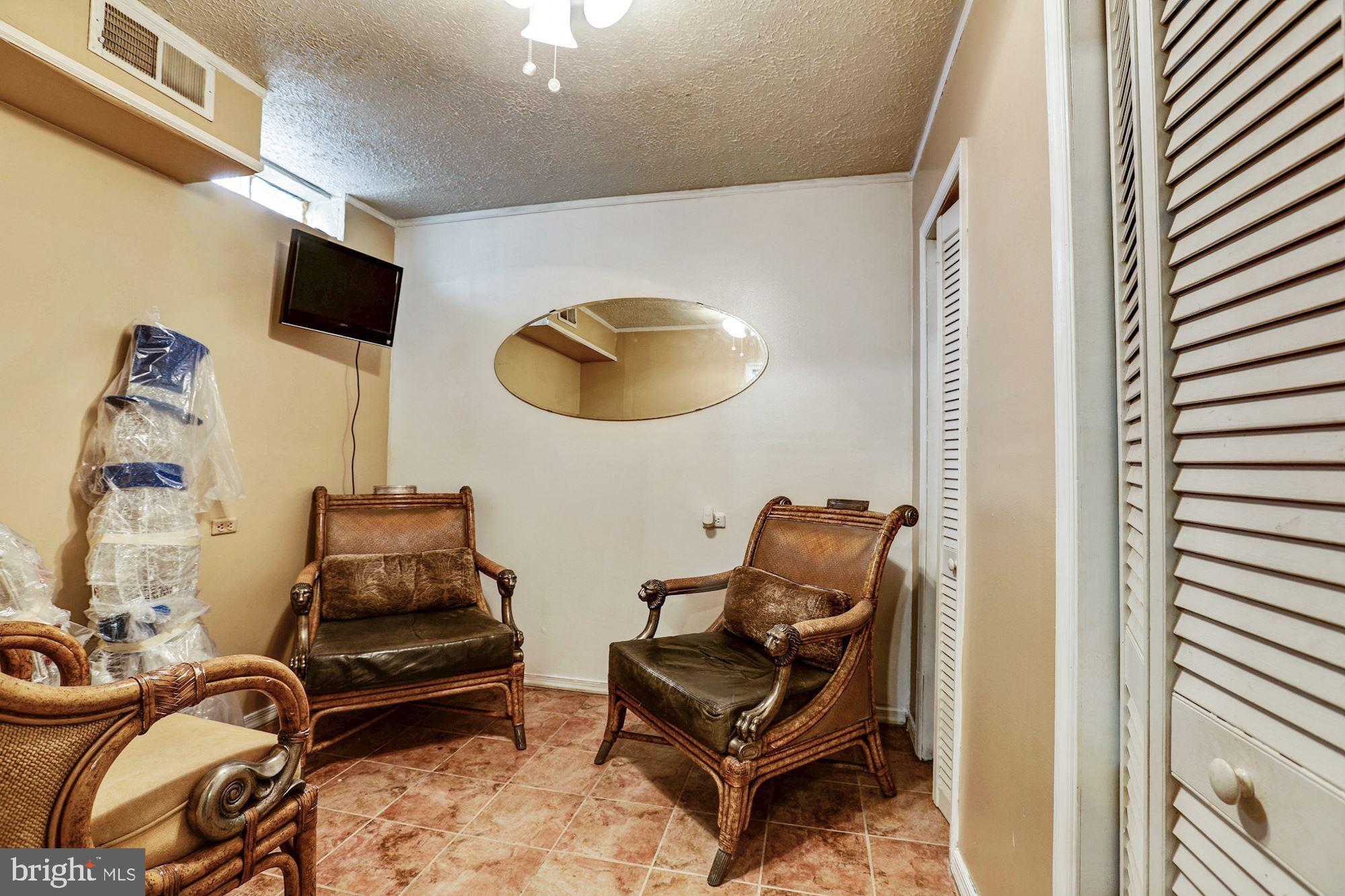 GREENWICH HILL - Residential