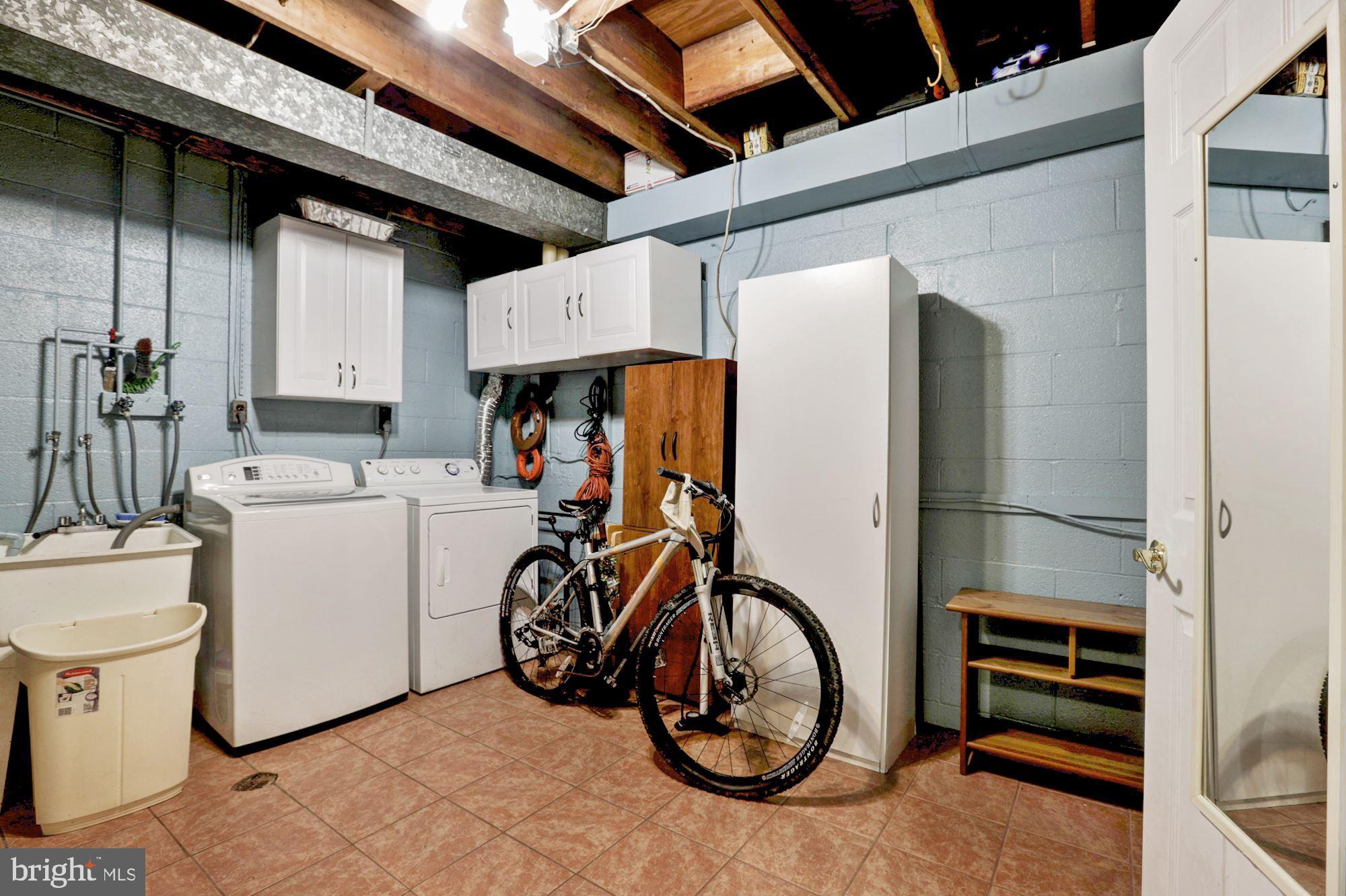 GREENWICH HILL - Residential