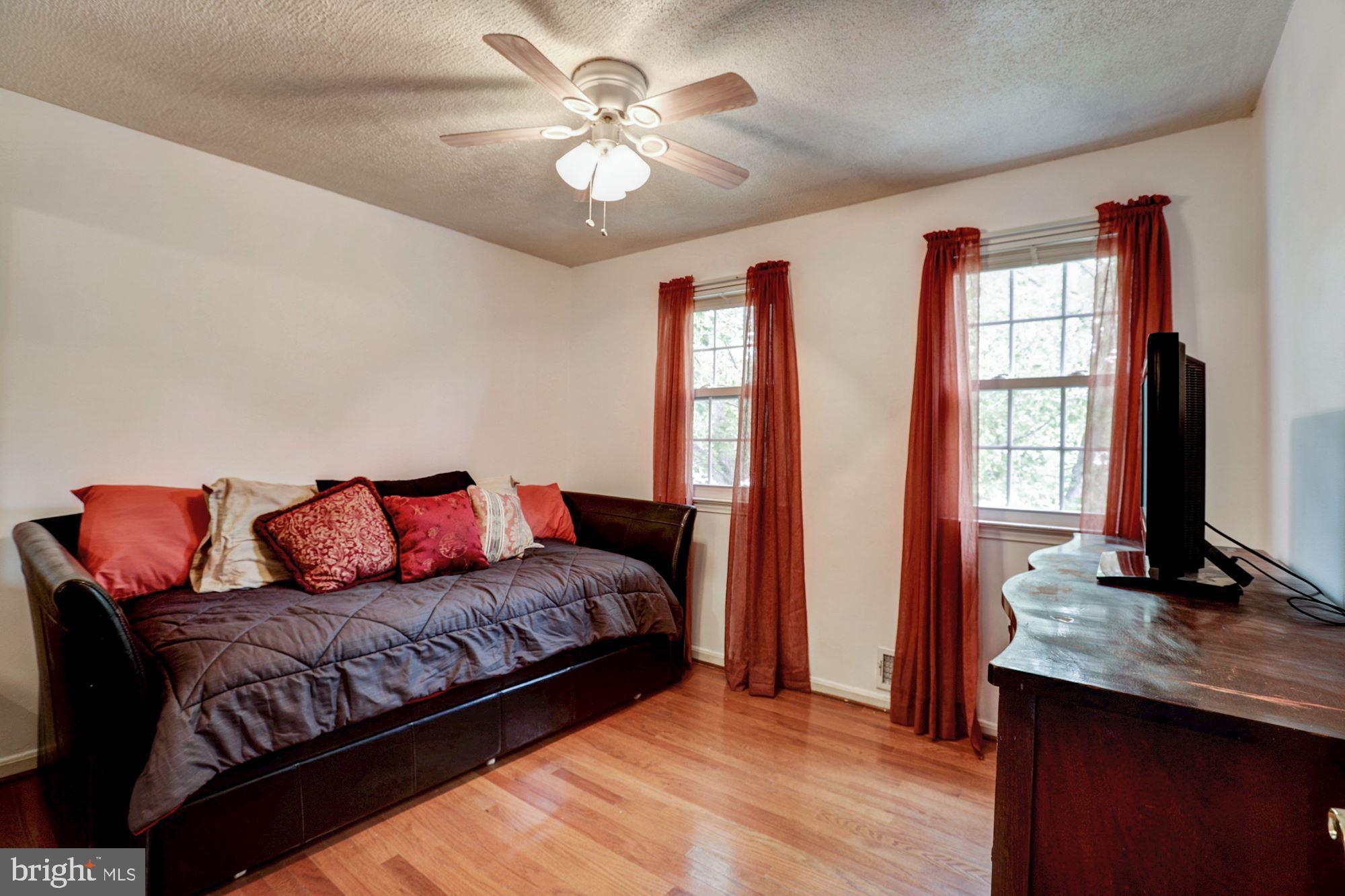 GREENWICH HILL - Residential