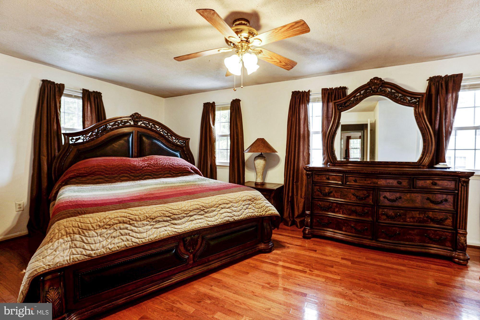 GREENWICH HILL - Residential