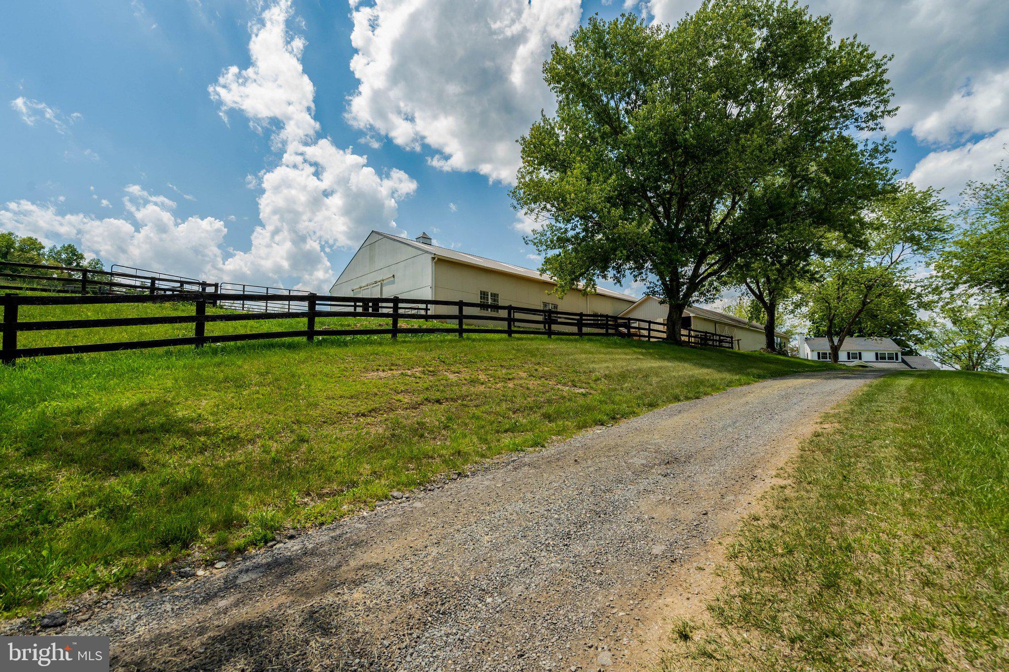 9253 CLIFF MILLS ROAD HORSE FACILITY
