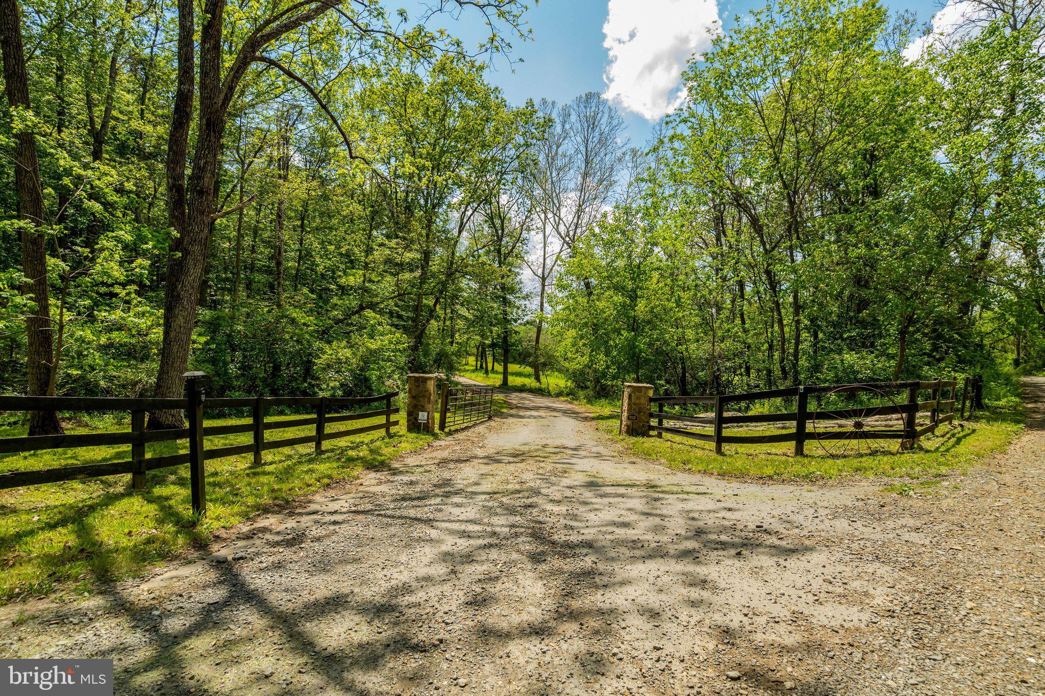 9253 CLIFF MILLS ROAD HORSE FACILITY