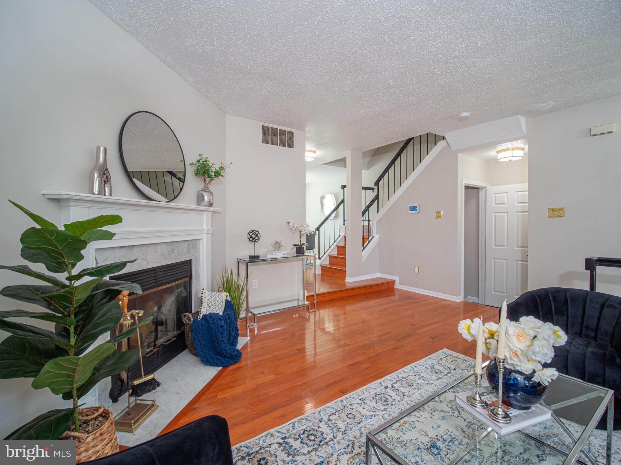 918 LAKE OVERLOOK DRIVE