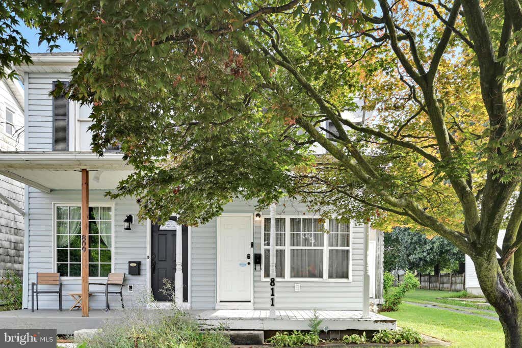 Photo of 811 S Market Street, ELIZABETHTOWN, PA 17022 (MLS # PALA2094156)