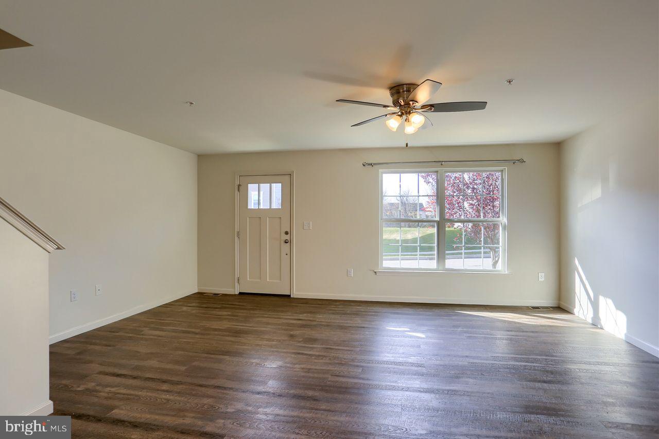 LAUREL RIDGE - Residential