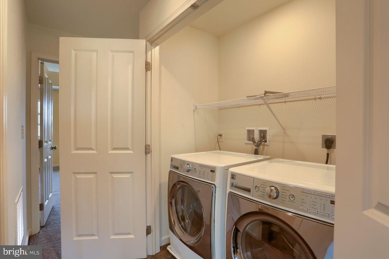 LAUREL RIDGE - Residential