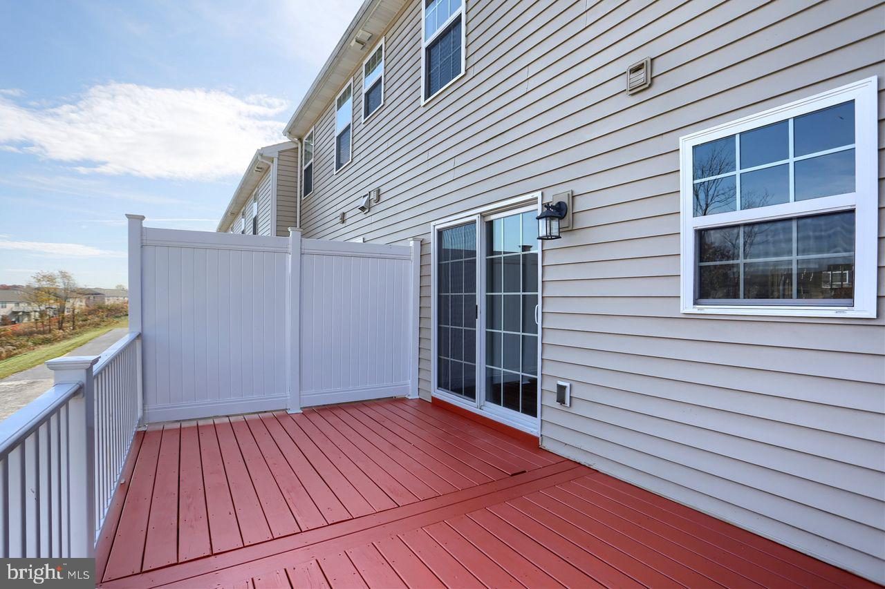 LAUREL RIDGE - Residential