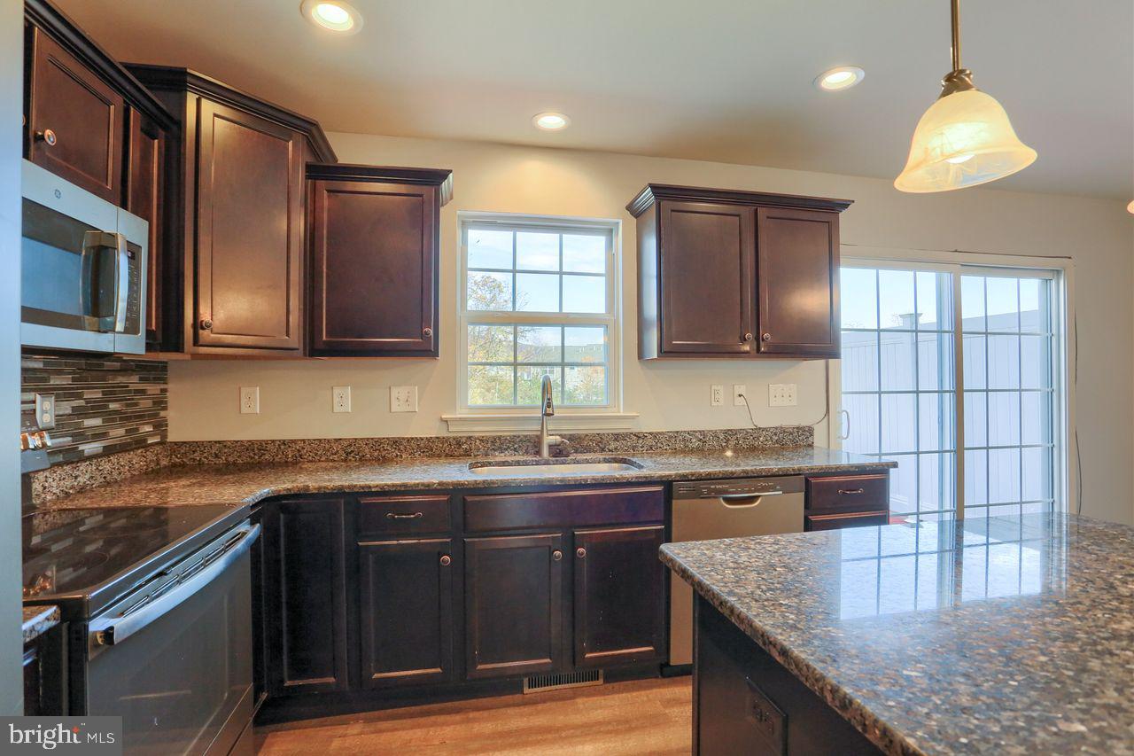 LAUREL RIDGE - Residential