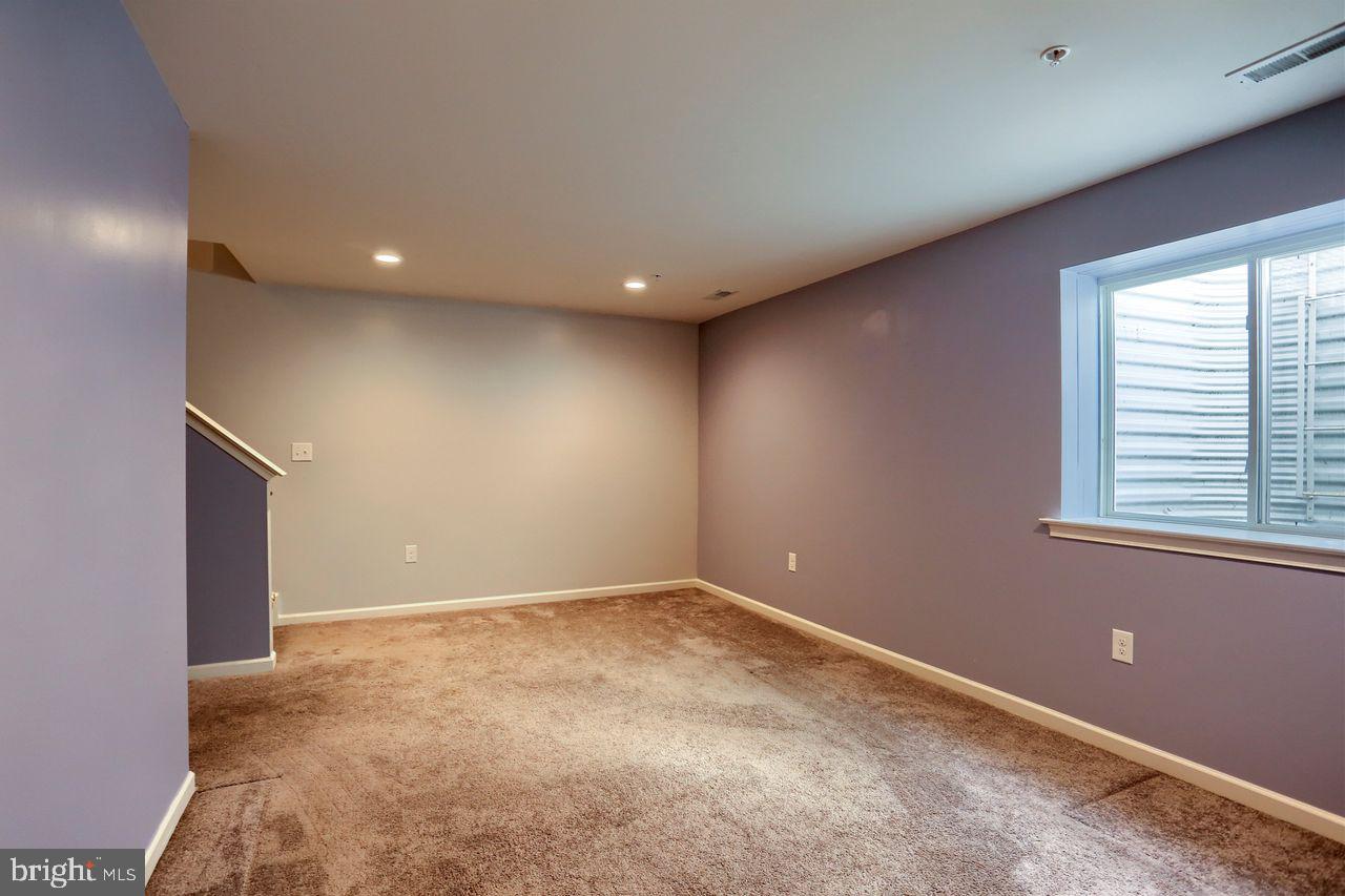 LAUREL RIDGE - Residential