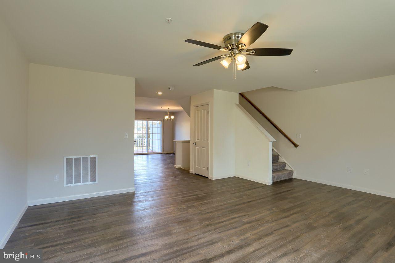 LAUREL RIDGE - Residential