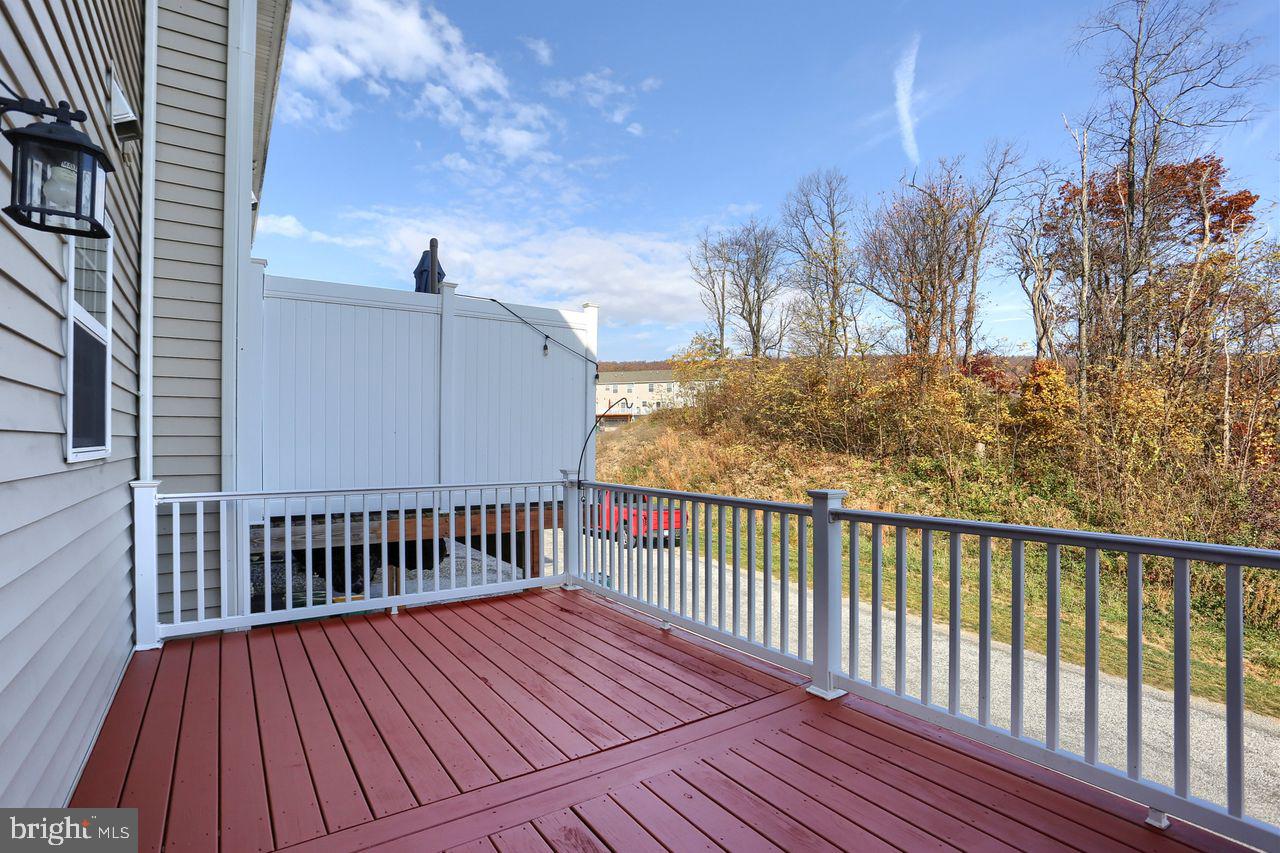 LAUREL RIDGE - Residential