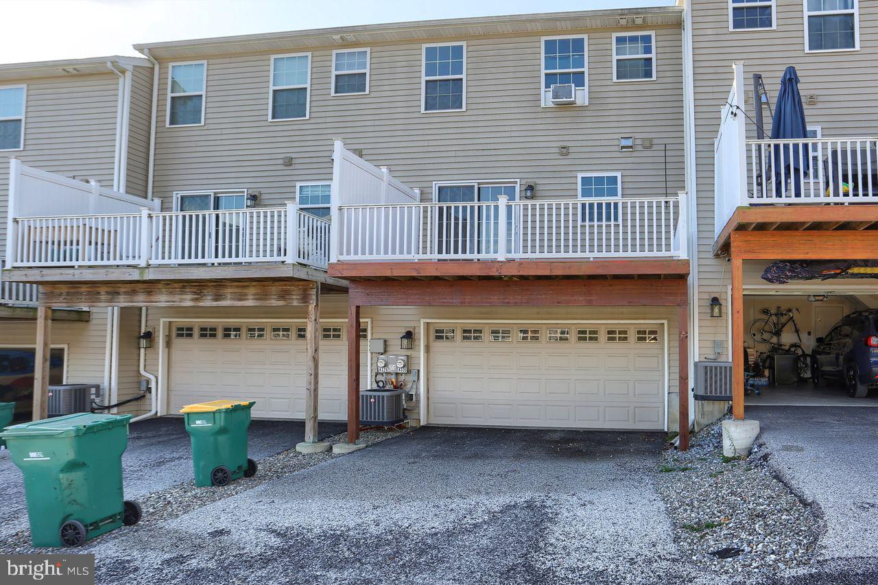 LAUREL RIDGE - Residential