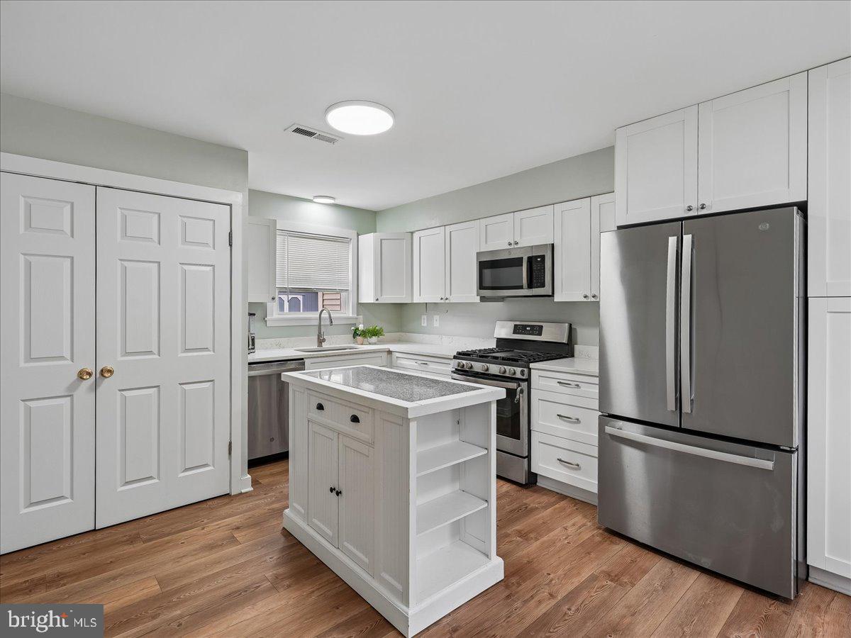 5596 SHADYBROOK DRIVE
