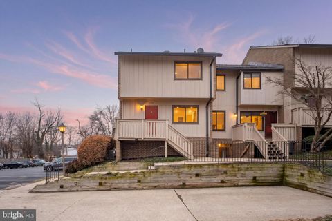 Photo of 2704 Glengyle Drive #19, VIENNA, VA 22181 (MLS # VAFX2293436)