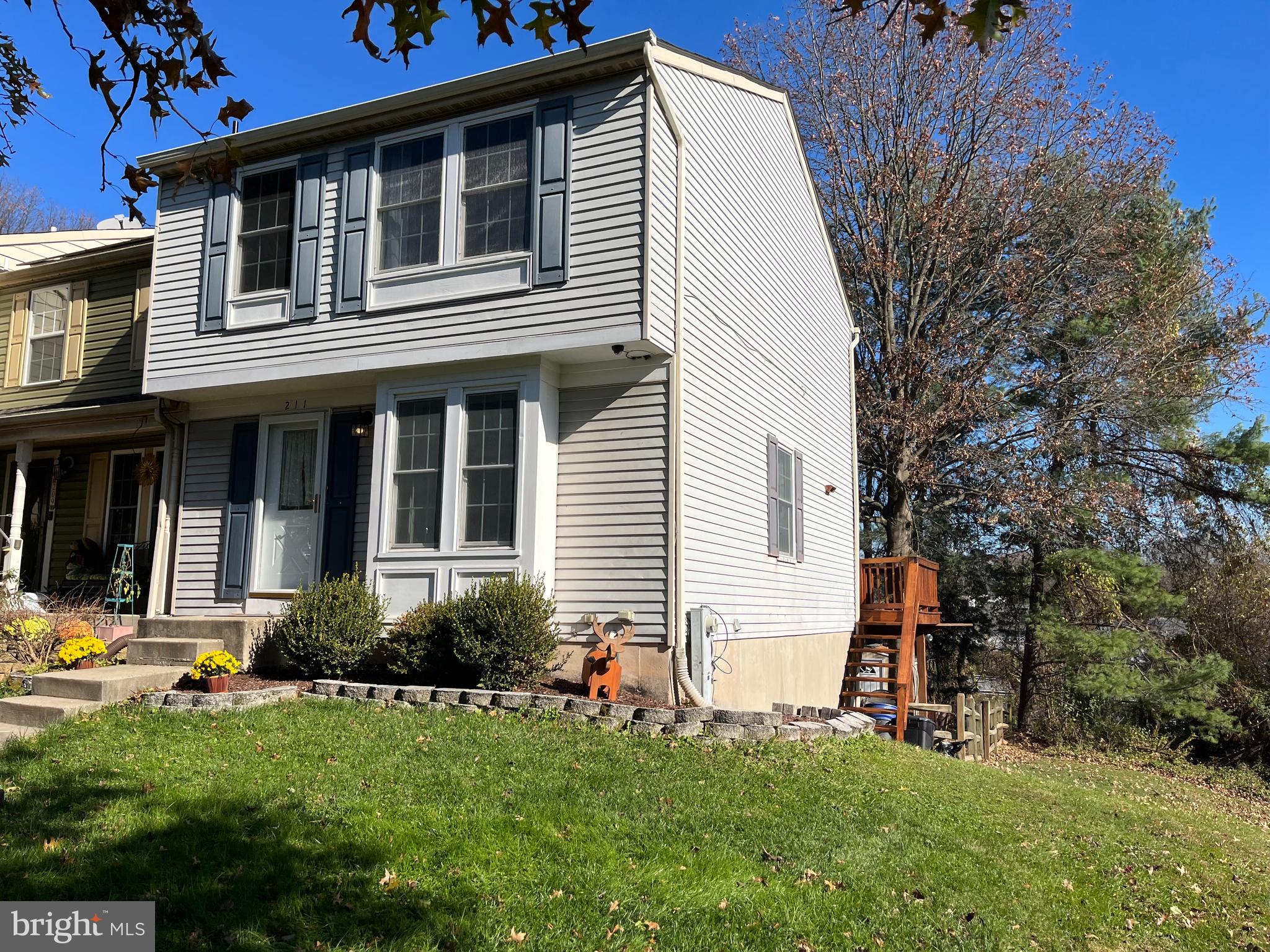 CONSTANT FRIENDSHIP - Residential