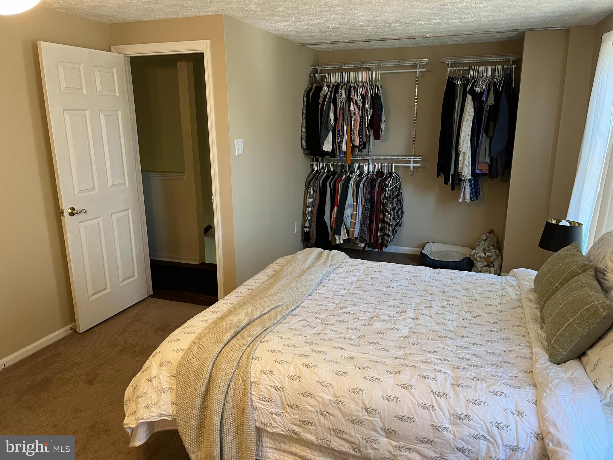 CONSTANT FRIENDSHIP - Residential