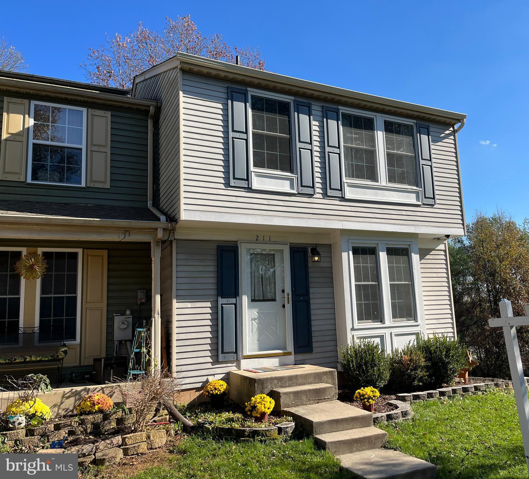 CONSTANT FRIENDSHIP - Residential