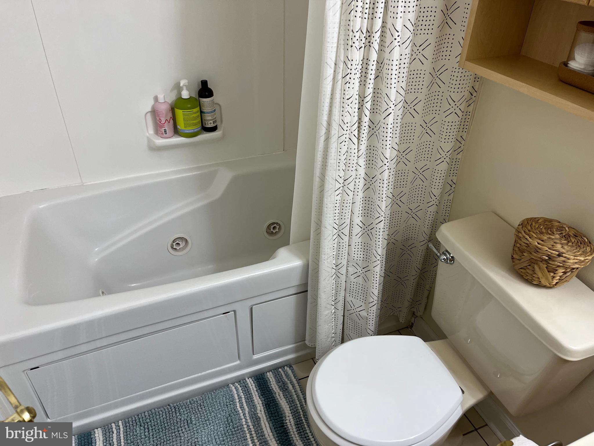 CONSTANT FRIENDSHIP - Residential