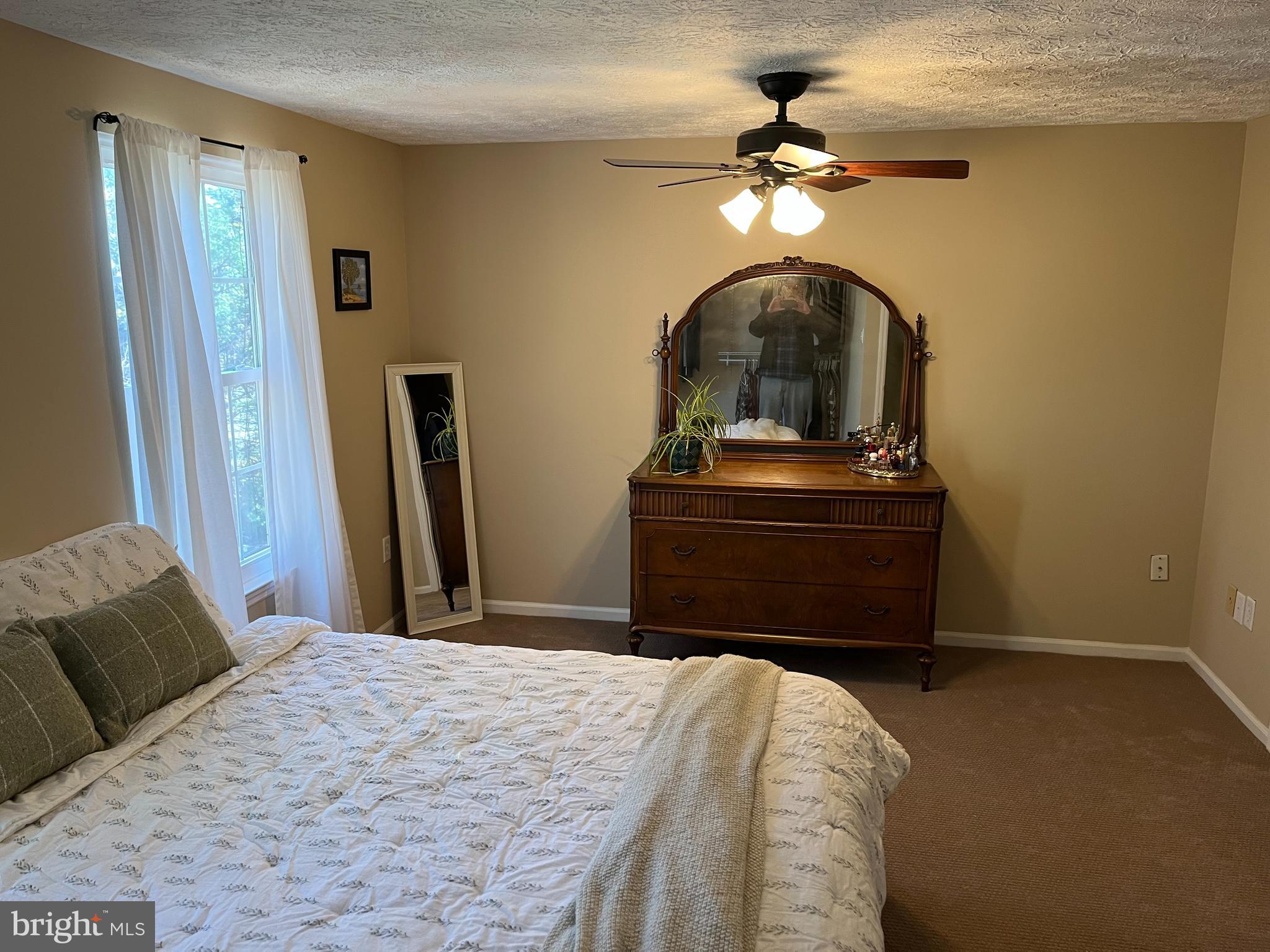 CONSTANT FRIENDSHIP - Residential