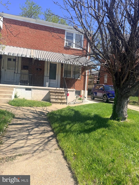 Townhouse For Sale - 3234 E Northern Parkway<br/> BALTIMORE, MD 21214