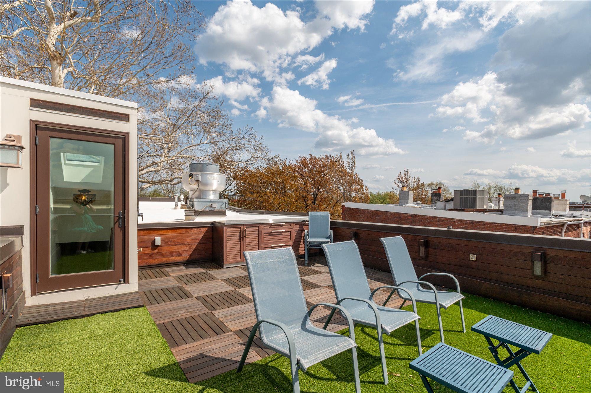 CAPITOL HILL - Residential