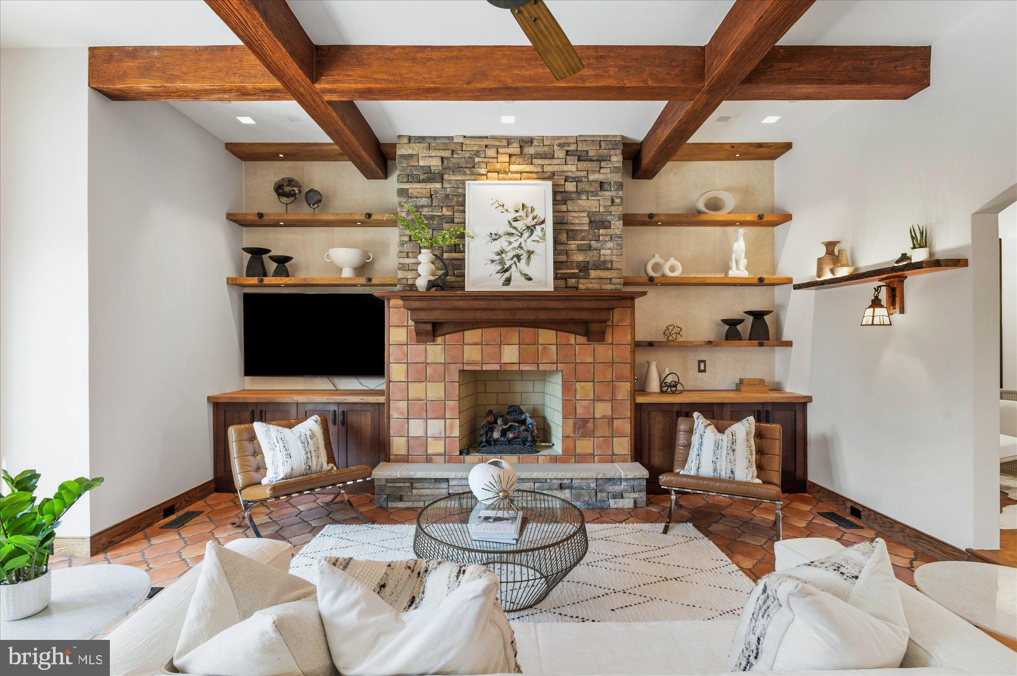 CAPITOL HILL - Residential