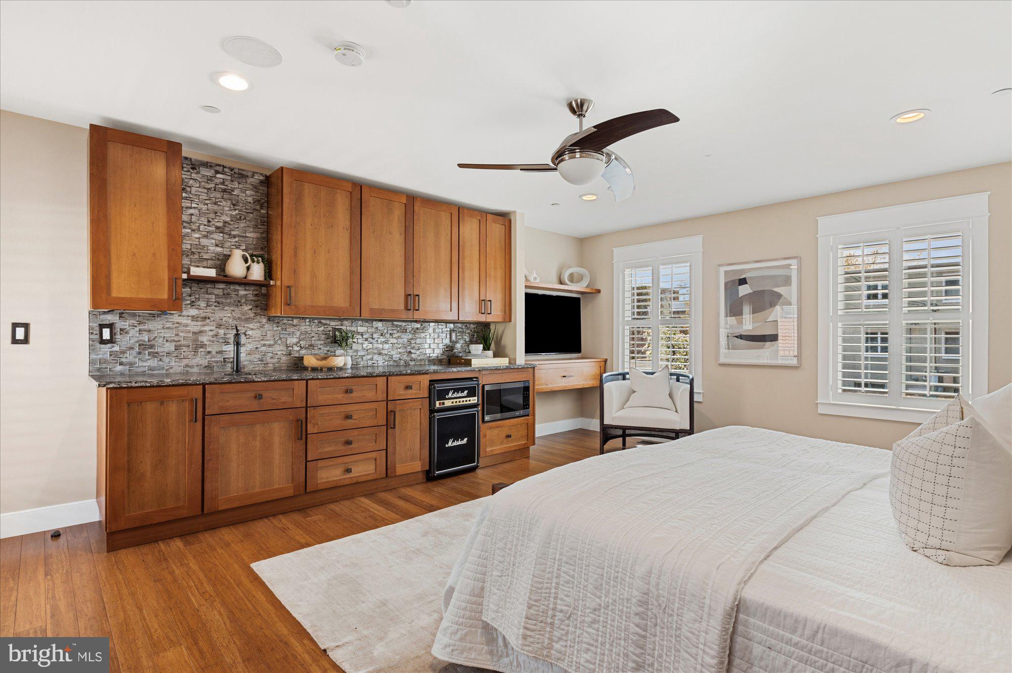 CAPITOL HILL - Residential