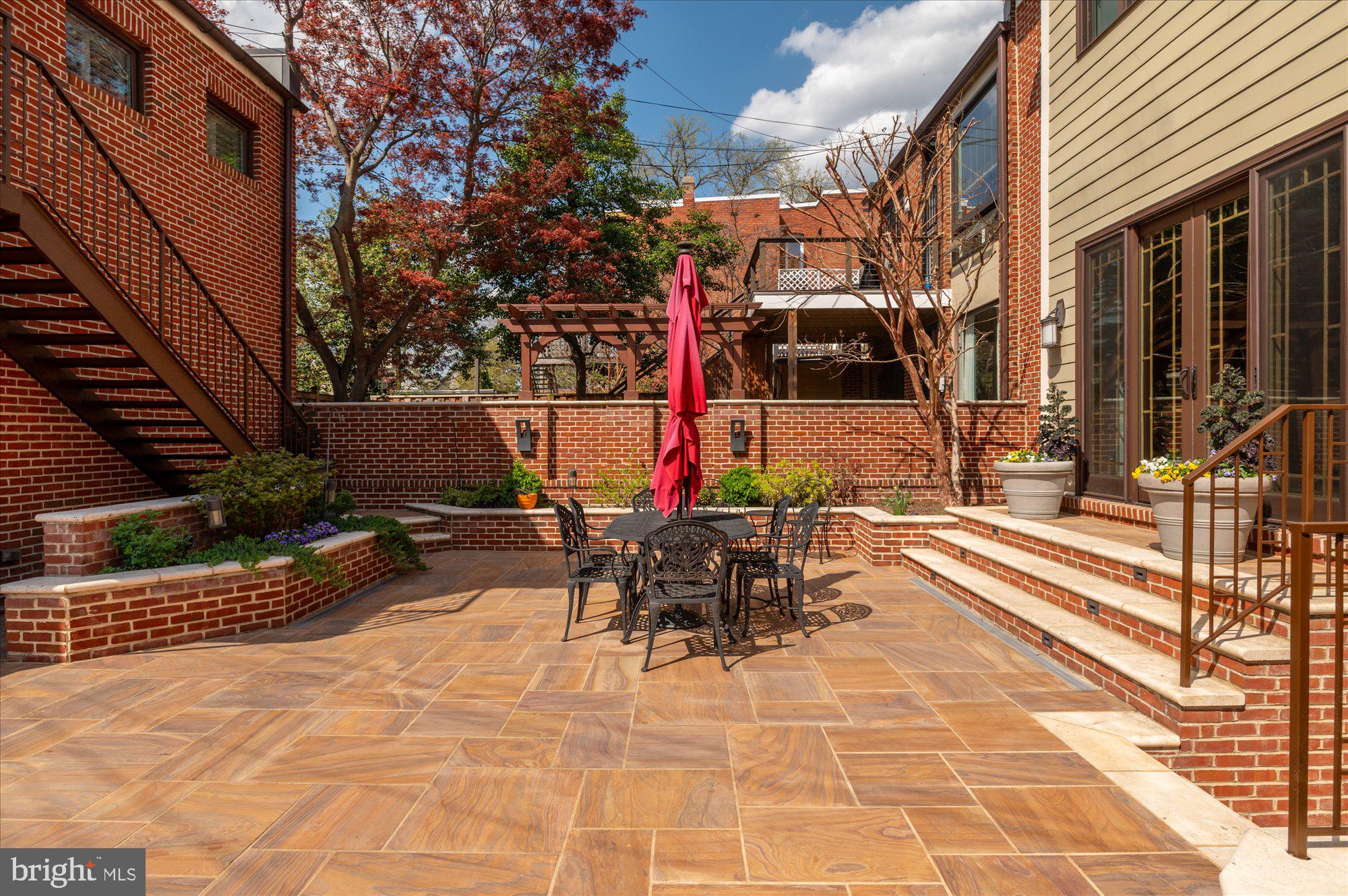 CAPITOL HILL - Residential
